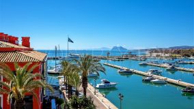 Penthouse with 4 bedrooms for sale in Sotogrande Puerto Deportivo