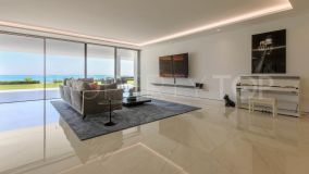 Spectacular frontline beach ground floor apartment in Estepona