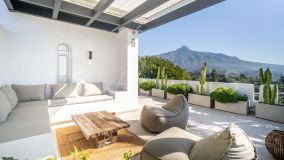 Town House for sale in La Colina, Nueva Andalucia