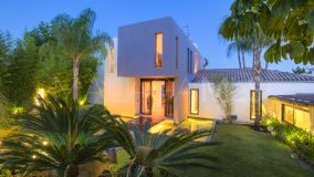 Villa for sale in Beach Side New Golden Mile, Estepona Öst