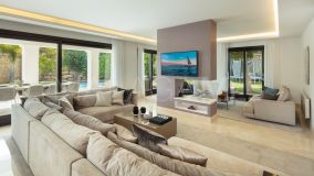 Villa for sale in Nueva Andalucia, Marbella