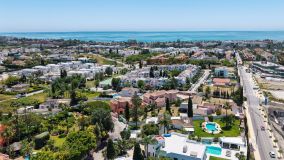 Villa en venta en Bel Air, Estepona Este