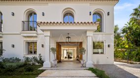 Villa for sale in Los Arqueros, Benahavis