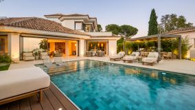 Villa en venta en El Herrojo, Benahavis