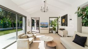 Villa for sale in La Cerquilla, Nueva Andalucia
