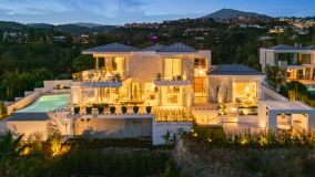 Villa for sale in La Quinta, Benahavis