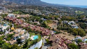 Villa for sale in Monte Halcones, Benahavis