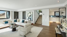 Villa for sale in Los Naranjos Hill Club, Nueva Andalucia