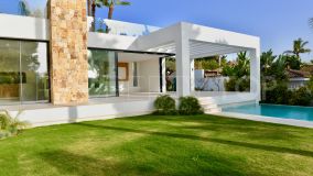 Buy villa in Marbella Club