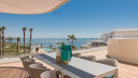 For sale 3 bedrooms penthouse in Estepona Playa