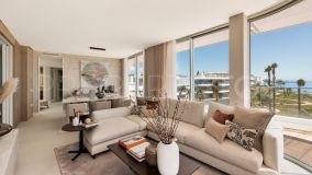 For sale 3 bedrooms penthouse in Estepona Playa