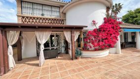 Villa for sale in El Saladillo, Estepona Öst