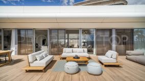 For sale villa in Estepona Playa with 4 bedrooms