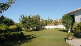 5 bedrooms villa for sale in Lomas de Puente Romano