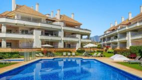 Appartement rez de chaussée for sale in Guadalmansa Playa, Estepona Est