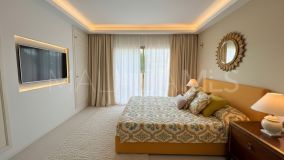Tvåvåningslägenhet for sale in Country Club Las Brisas, Nueva Andalucia