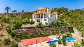 Villa en venta en Estepona