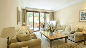 Lägenhet for sale in Melia Hacienda del Mar, Estepona Öst