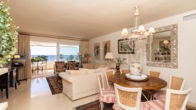 Apartamento en venta en Los Granados Playa, Estepona Este
