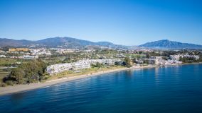Apartamento en venta en Los Granados Playa, Estepona Este