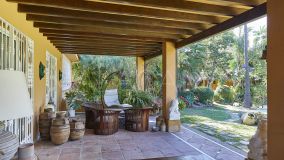Villa for sale in Atalaya de Rio Verde, Nueva Andalucia