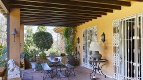 Villa for sale in Atalaya de Rio Verde, Nueva Andalucia