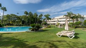 Apartamento en venta en Los Granados Golf, Nueva Andalucia