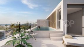 Villa a la venta con 4 dormitorios en Estepona