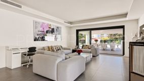 5 bedrooms villa for sale in Campos de Guadalmina