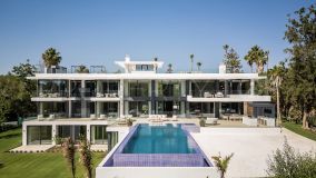 Casa La Colina. Staggering contemporary style villa in the Kings and Queens area, Sotogrande Costa.