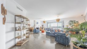Buy villa in La Reserva with 5 bedrooms