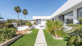 Villa for sale in Chullera with 4 bedrooms