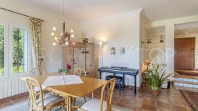 For sale villa with 4 bedrooms in Zona F