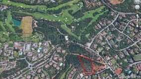 Superb building plot very well located in an established and peaceful area in Sotogrande Alto.