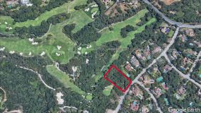 A wonderful possibility to purchase a fastastic plot adjacent to the Real Club VAlderrama Golf Course.