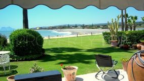 Fantastic ground floor apartment with private garden in front of the sea
