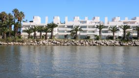 Apartamento en la planta baja en los Apartamentos Playa con vistas al mar