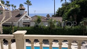 Villa a la venta con 4 dormitorios en Bahia de Marbella