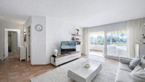 Apartamento en venta en Atalaya, Estepona Este
