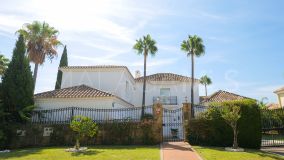 Villa for sale in Paraiso Medio, Estepona Est