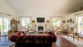 Villa for sale in Fuente del Espanto, Benahavis