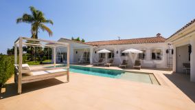 Villa for sale in Fuente del Espanto, Benahavis