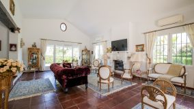 Villa for sale in Fuente del Espanto, Benahavis