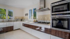 Villa for sale in Lomas de Magna Marbella, Marbella Golden Mile