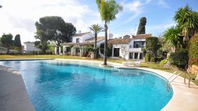 Villa en venta en El Paraiso, Estepona