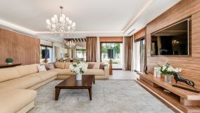Villa en venta en Los Naranjos Golf, Nueva Andalucia