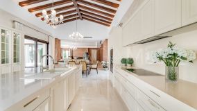 Villa en venta en Los Naranjos Golf, Nueva Andalucia