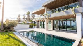Villa for sale in Cortijo Blanco, San Pedro de Alcantara