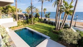 Villa for sale in Cortijo Blanco, San Pedro de Alcantara