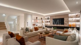 Villa en venta en El Herrojo, Benahavis